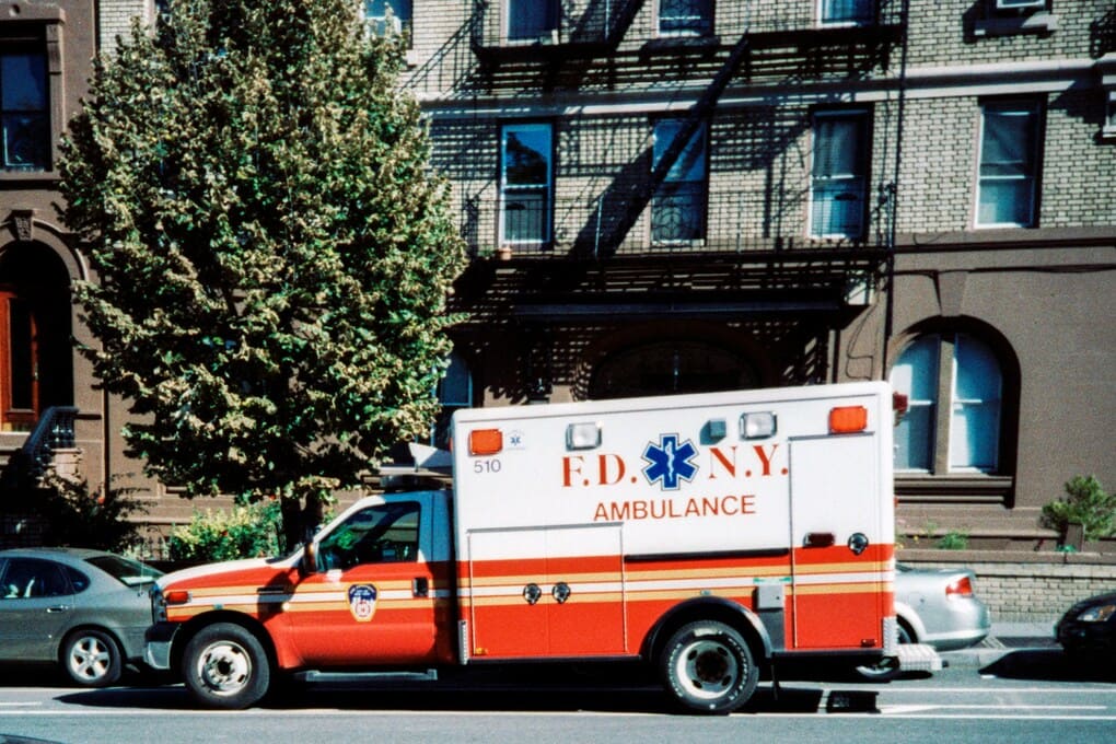Optimiza la asignación de ambulancias en Perú con sistemas eficientes