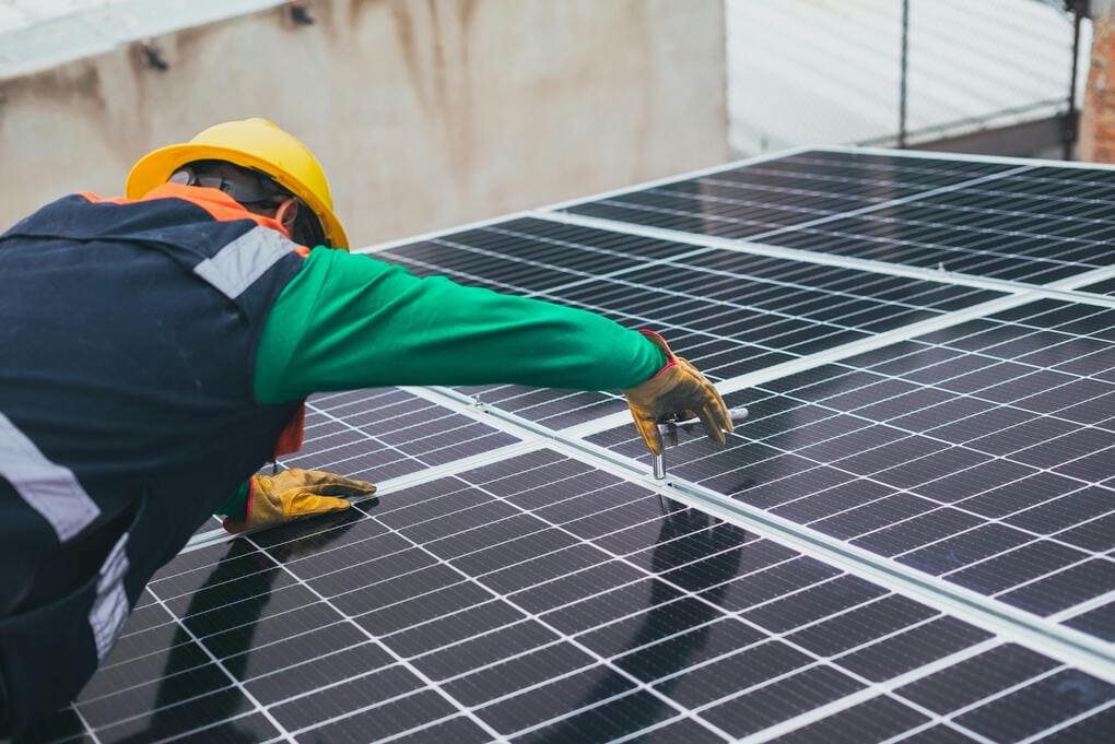 Ahorra energía con paneles solares en tu casa en Panamá
